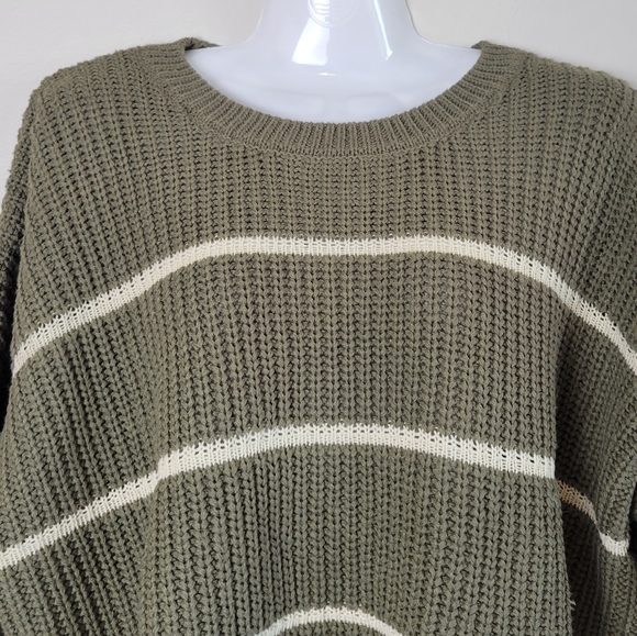 Moon & Madison Cropped Knit Sweater Stripes Green M - Picture 3 of 11